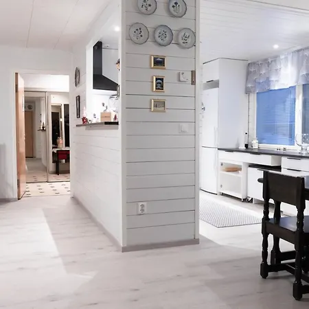 Narikka, Tilava Ja Rauhallinen Kittilaen Keskustassa * 基蒂莱