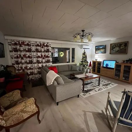 Villa Narikka, Tilava Ja Rauhallinen Kittilaen Keskustassa Kittilä