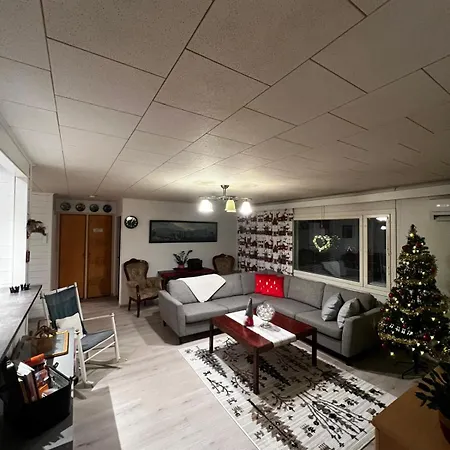 Villa Narikka, Tilava Ja Rauhallinen Kittilaen Keskustassa Kittilä