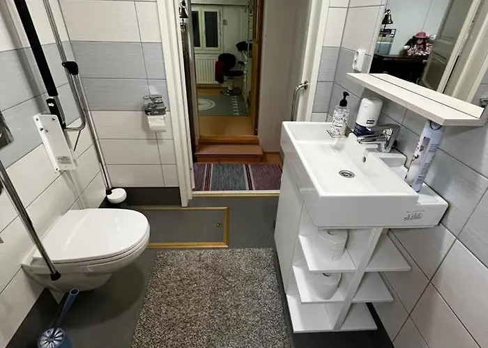 Βίλα Narikka, Tilava Ja Rauhallinen Kittilaen Keskustassa *