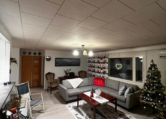 Βίλα Narikka, Tilava Ja Rauhallinen Kittilaen Keskustassa Kittilä